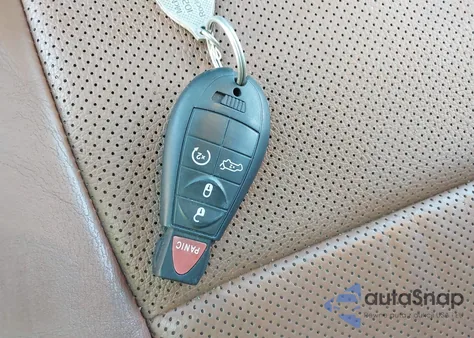 2013 Jeep Grand Cherokee Overland z USA, uszkodzony, nr VIN 1C4RJECG4DC588189